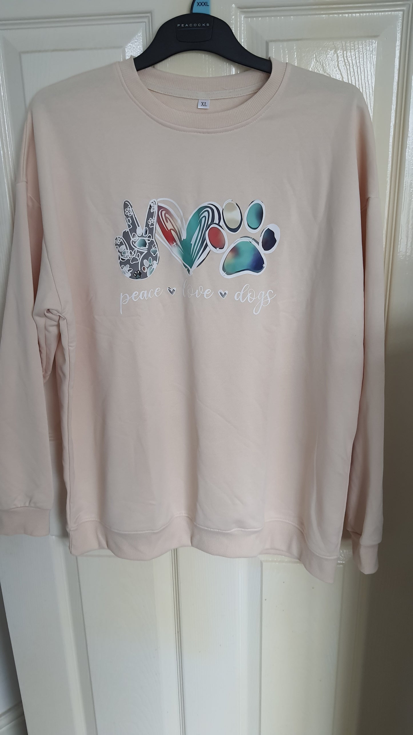 Cream sweatshirt with logo